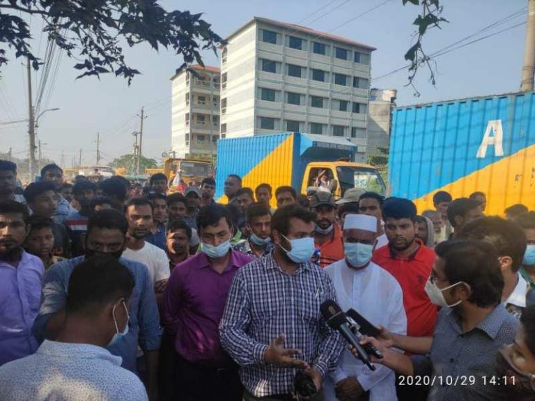 ডেঙ্গুর প্রজননস্থল ও  ট্রাকের অবৈধ  স্ট্যান্ড এর বিরুদ্ধে ডিএসসিসি’র অভিযান, নগর ভবনে এক ধুমপায়ীকে জরিমানা